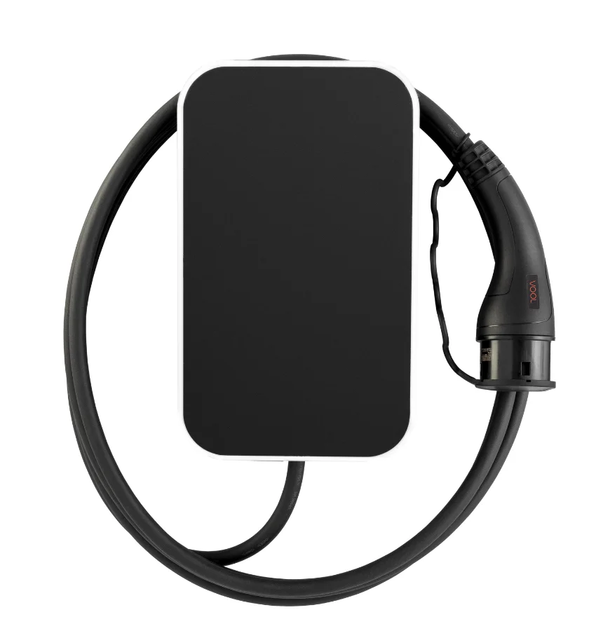 „VOOL“ įkrovimo stotelė – tai itin aukštos kokybės, Estijoje pagamintas įrenginys, skirtas jūsų elektromobiliui įkrauti greitai ir efektyviai. 22 kW galingumas, modernus dizainas, pažangiausia apsaugos sistema, užtikrinanti saugų įkrovimą, leidžia stotelę naudoti tiek namų, tiek verslo objektuose. „VOOL“įkrovimo stotelė – tai jūsų elektromobilio įkrovimo sprendimas, jungiantis patikimumą, greitį ir estetinį dizainą.
– Standartinė 5 metų garantija.
– 22 kW 3 fazių įkrovimas;
– Integruota standartinė DC apsauga nuo nuotėkio;
– Integruotas 6,5 m Type2 kabelis;
– Valdoma per „Wi-Fi“ arba „Bluetooth“;
– Integruotas 4G modemas su eSIM;
– Vartotojo atpažinimas per „VOOL“ aplikaciją;